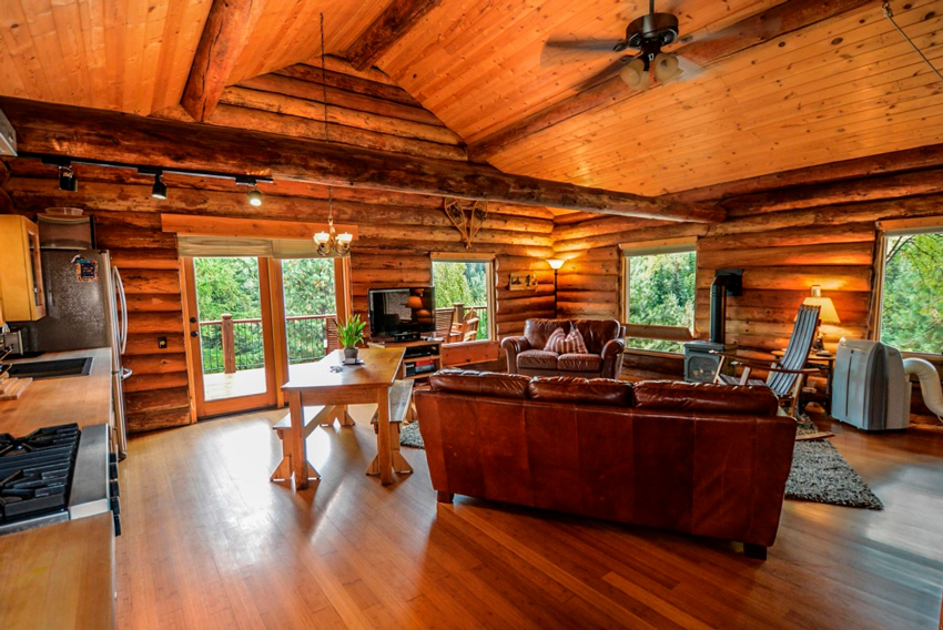interior casa de madera rustica Allwood